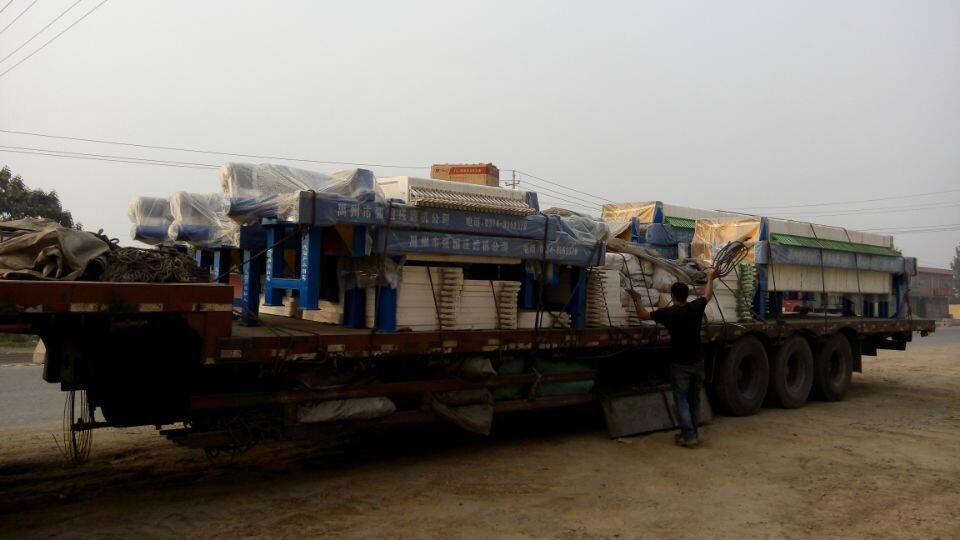 棉餅過濾機(jī)的使用與維護(hù)(圖1) 棉餅過濾機(jī)的使用與維護(hù)(圖1)